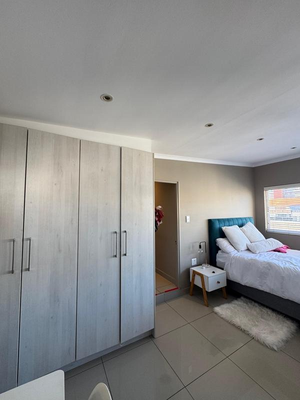 To Let 2 Bedroom Property for Rent in Green Point Western Cape